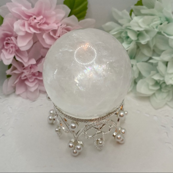 Nature White Crystal Ball with Crown 👑 - Picture 5 of 7
